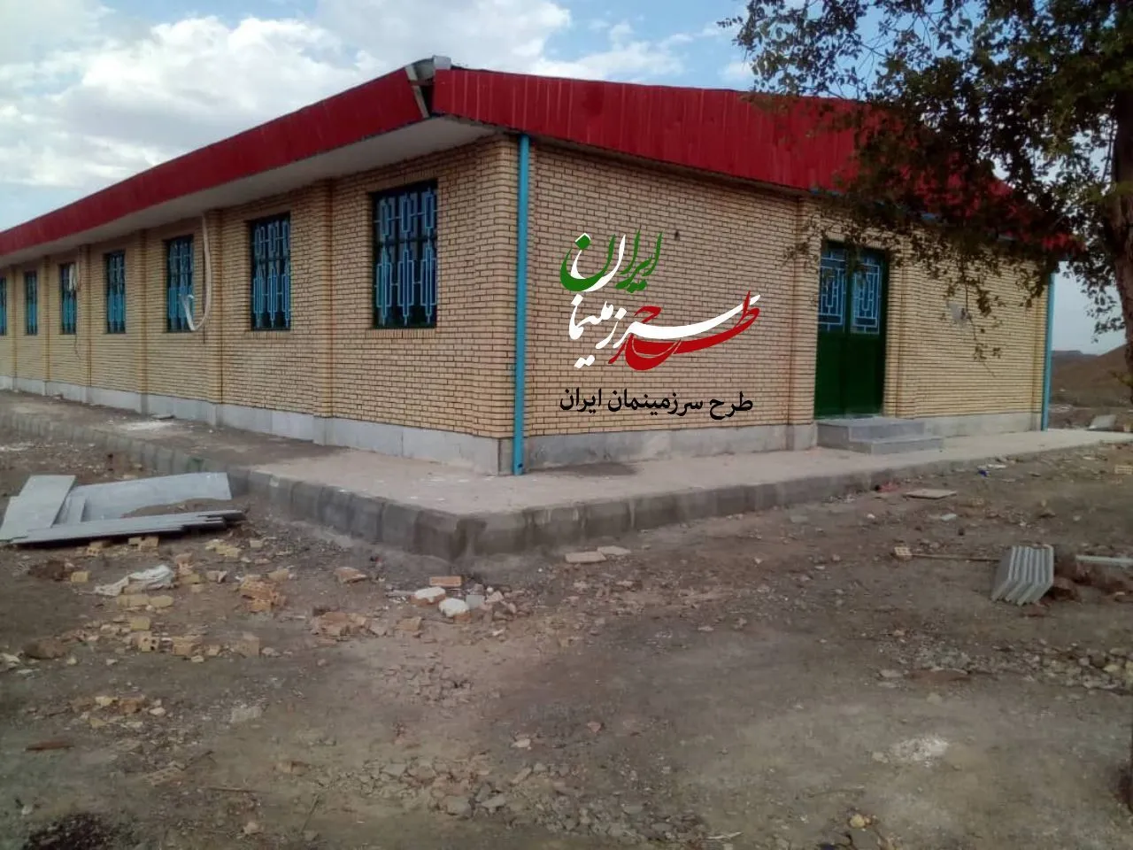 مدرسه‌ی روستای گشمیران، منوجان
