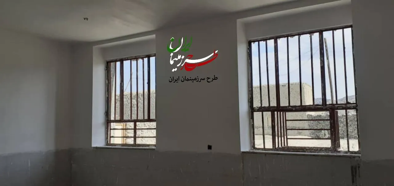 مدرسه روستای کزور، سرباز