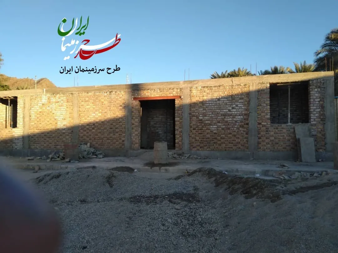 مدرسه‌ی روستای کجدر، سرباز
